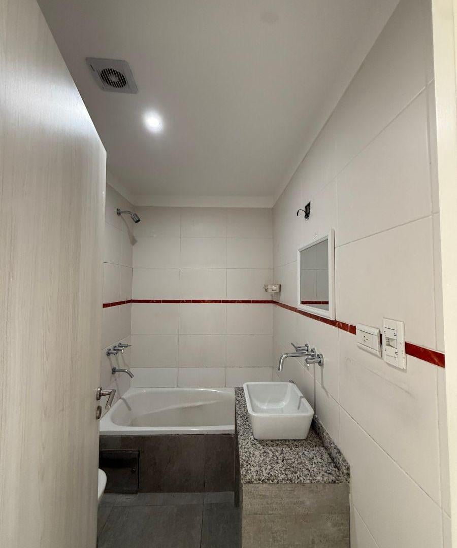 Foto de DEPARTAMENTO DE DOS AMBIENTES WILDE CENTRO EN ALQUILER, imagen 5