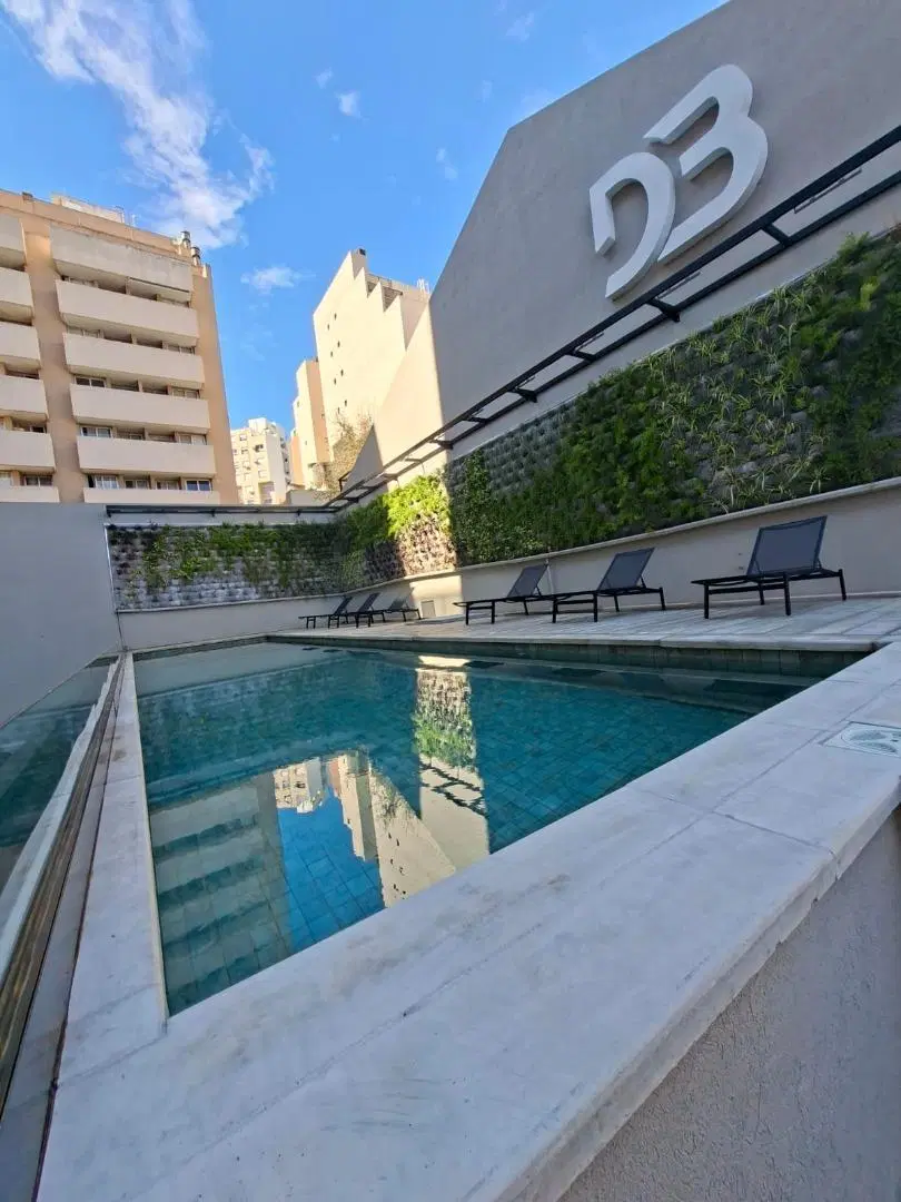Con GYM, Piscinas, SUM.. Alquilá Dto 1 dorm en Torre Perú 4