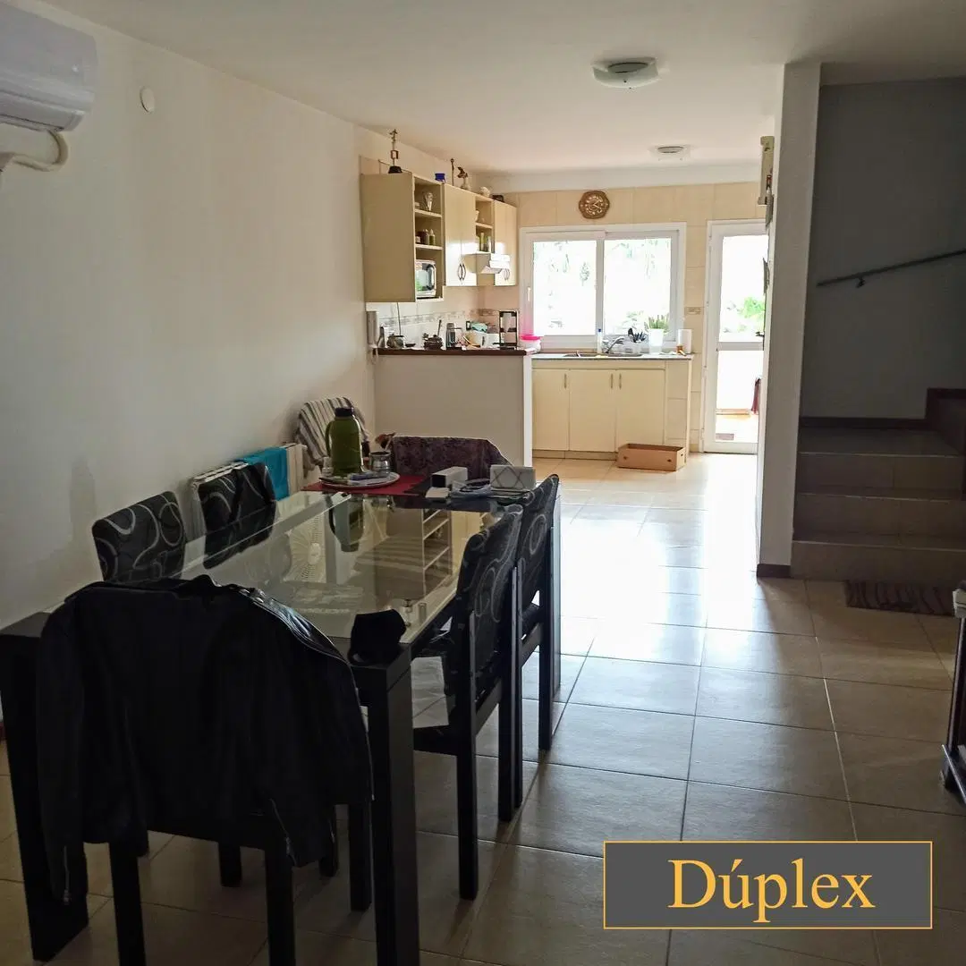 RETASADO !!! 2 Dúplex + Oficina 90 mts. C/ Cocheras 5