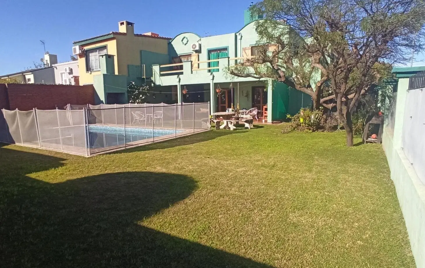 4 Dorm. Casa esquina c/PILETA - APTO CRÉDITO BANCOR 2