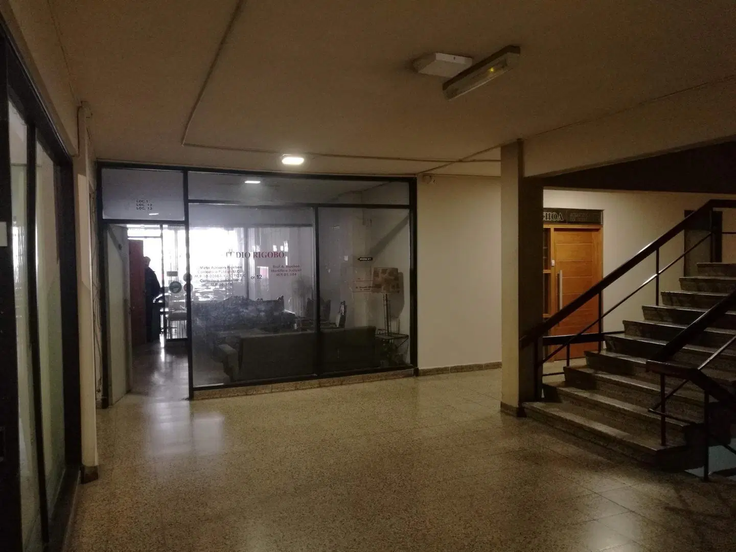 AV. COLÓN 350 - Vta Oficina 2º Piso - 48 Mts² -Fte. CINERAMA 5