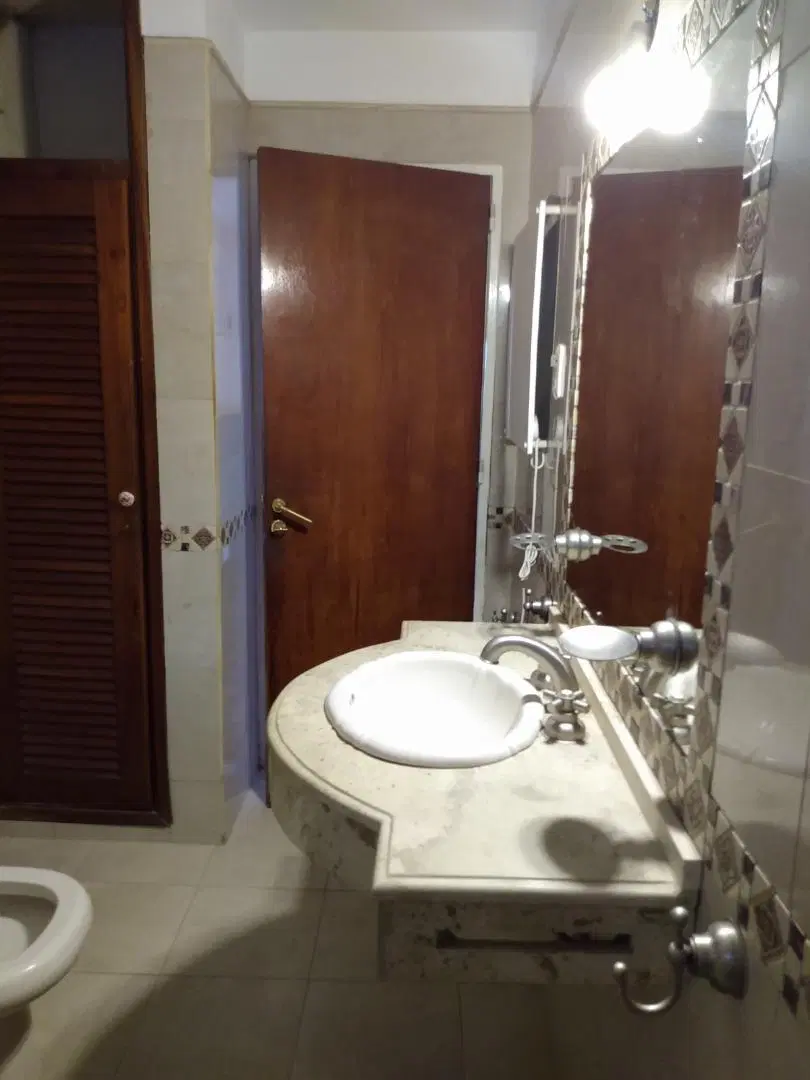 A pasos del Jockey Club - Terreno: 516m² Sup Cub: 270m² 4