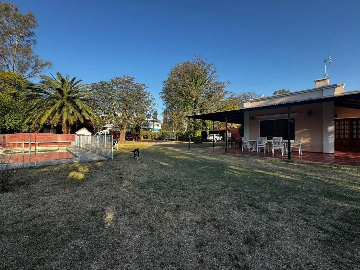 2 Casas + quincho en Lote de 2443m² - Ideal desarrollistas 2