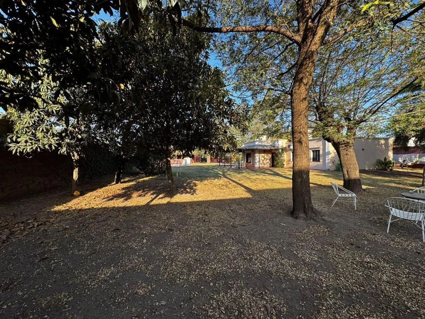 2 Casas + quincho en Lote de 2443m² - Ideal desarrollistas 3