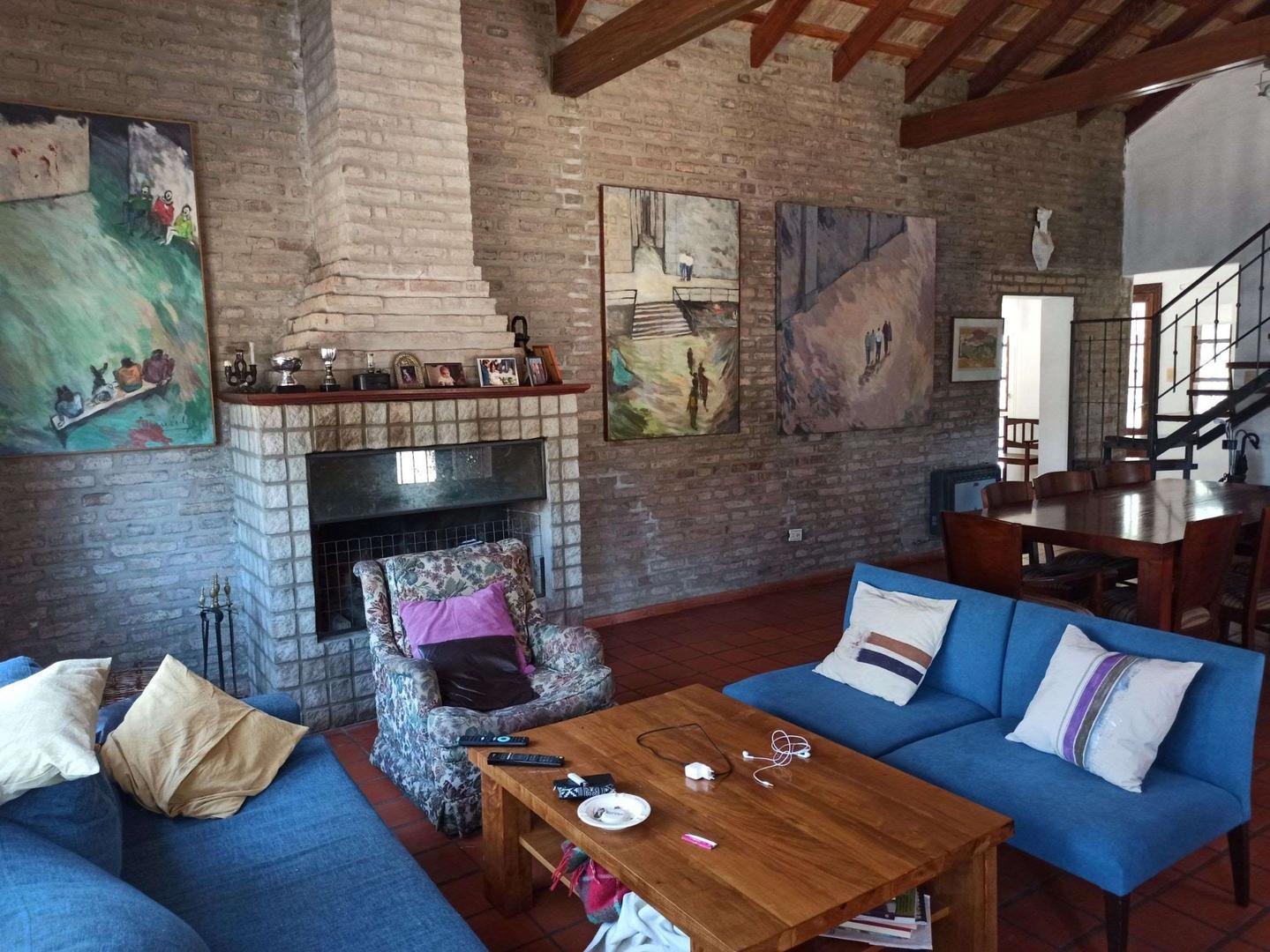 Foto de LA CAROLINA - Pque arbolado de 2500m² Casa de 238m²/ Pileta, imagen 5
