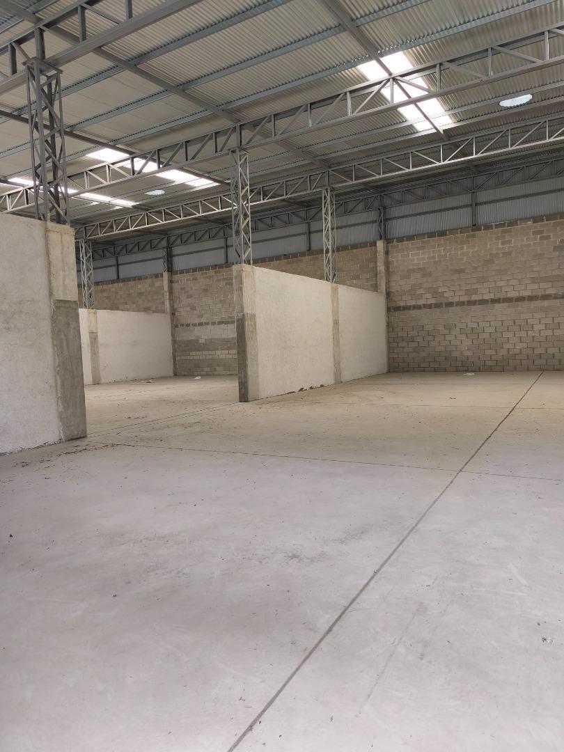 Foto de Galpón de 250m² en complejo de 12 galpones. Seg 24hs, imagen 4