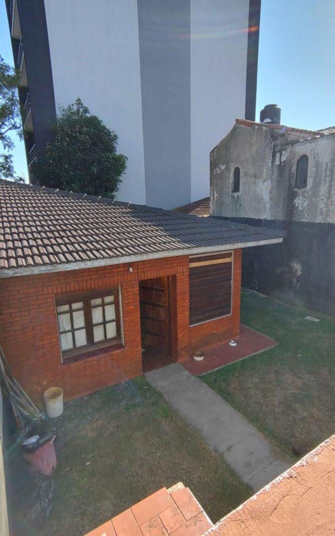 Chalet 2 plantas con departamento independiente al fondo, a pasos del centro de Quilmes