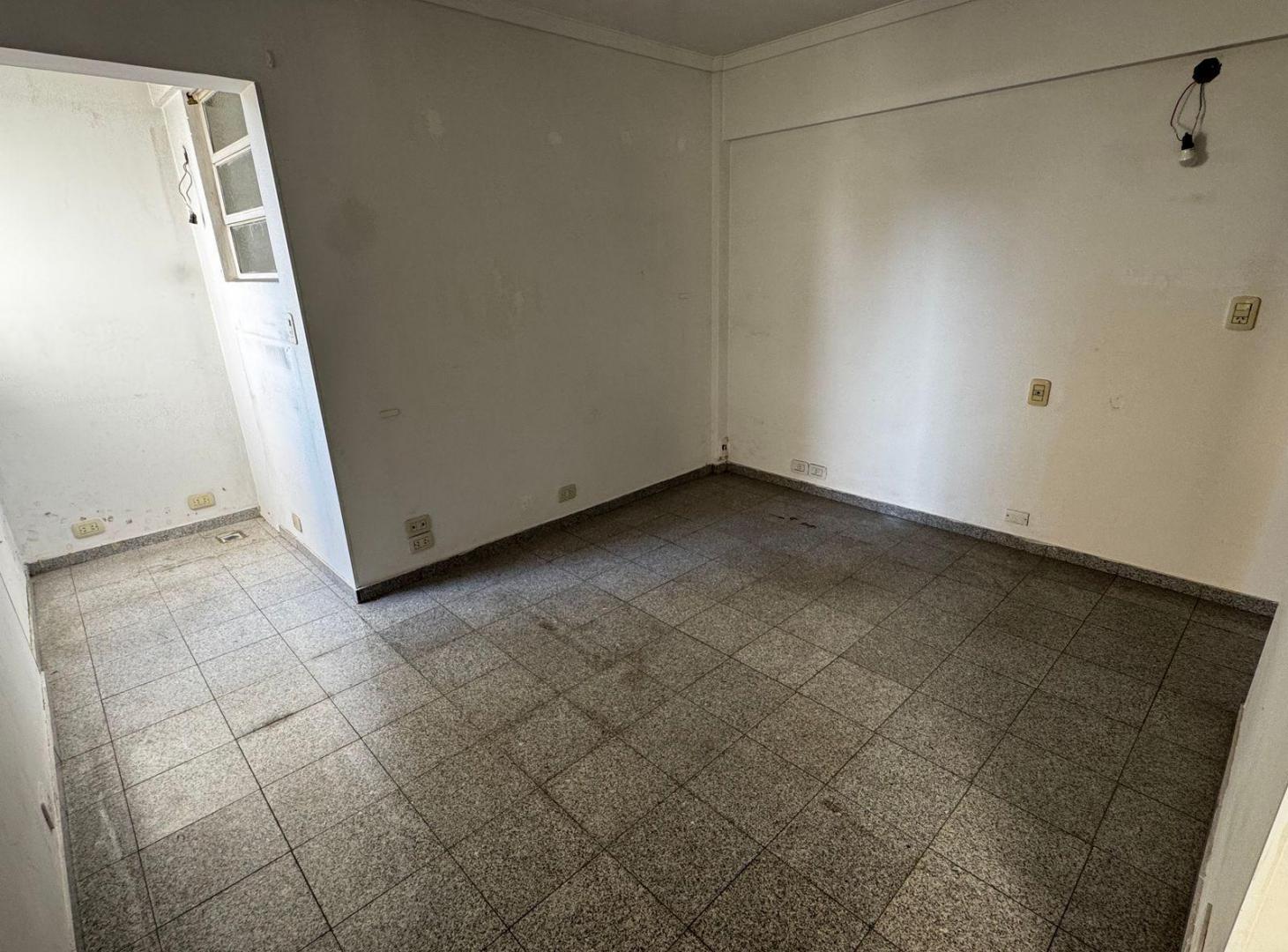 Foto de 2 Ambientes - Muy Buen Estado y Bajas Expensas, imagen 1