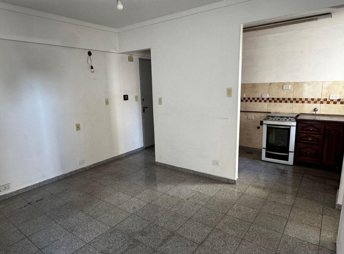 Foto de 2 Ambientes - Muy Buen Estado y Bajas Expensas, imagen 2