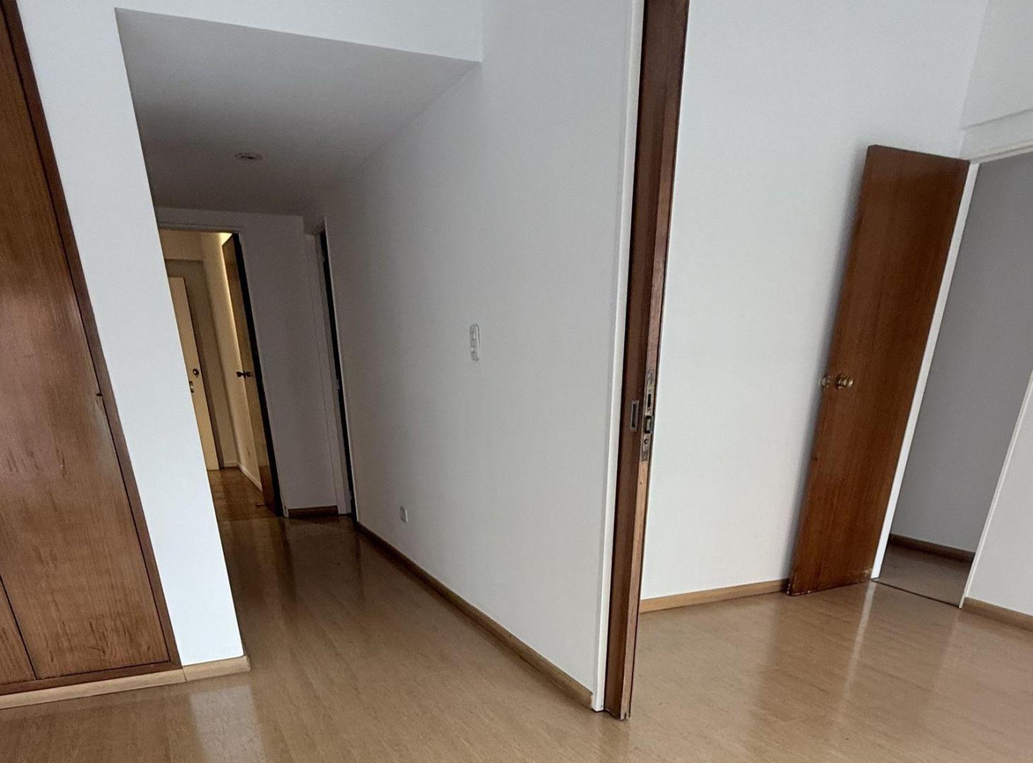 Foto de Semipiso 5 ambientes con cochera y dependencia - Apto Crédito, imagen 4