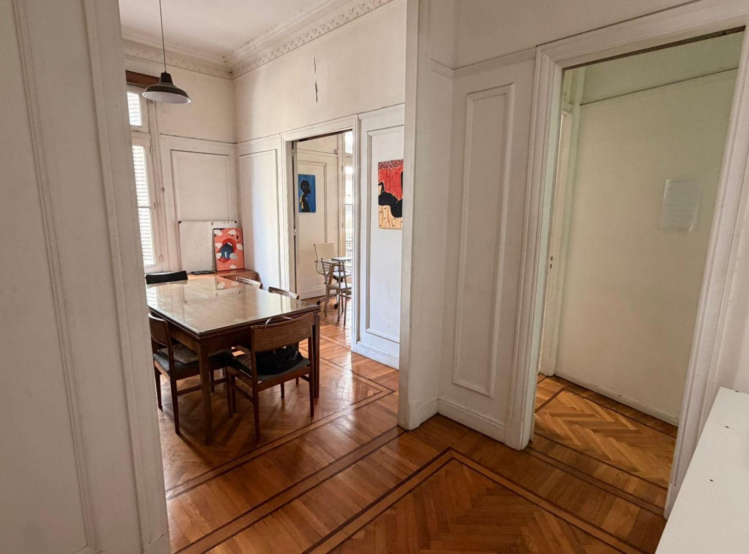 Foto de VENTA CON RENTA - Departamento de estilo en edificio francés - Apto, imagen 1