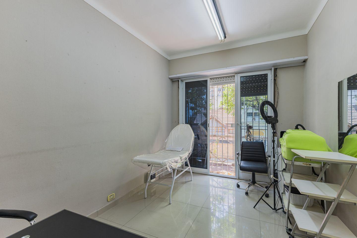 VENTA PH 7 Ambientes Colegiales en Dos Plantas con Gran Potencial