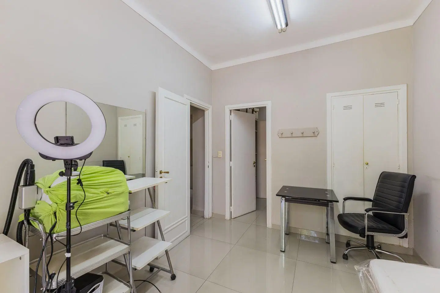 VENTA PH 7 Ambientes Colegiales en Dos Plantas con Gran Potencial 3