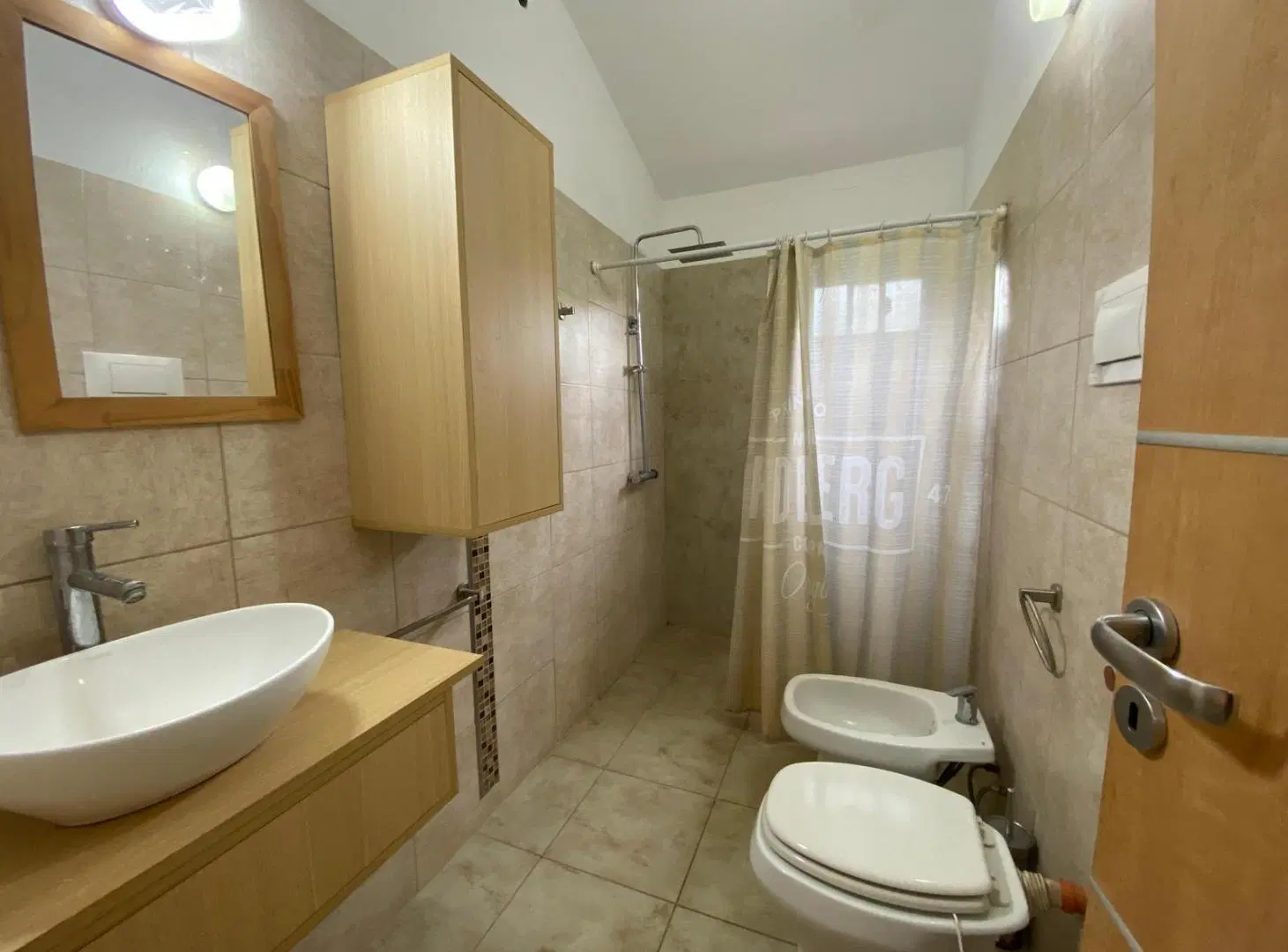 CASA DE 2 DORMITORIOS SOBRE RUTA 28 EN VILLA SANTA CRUZ DEL LAGO 5