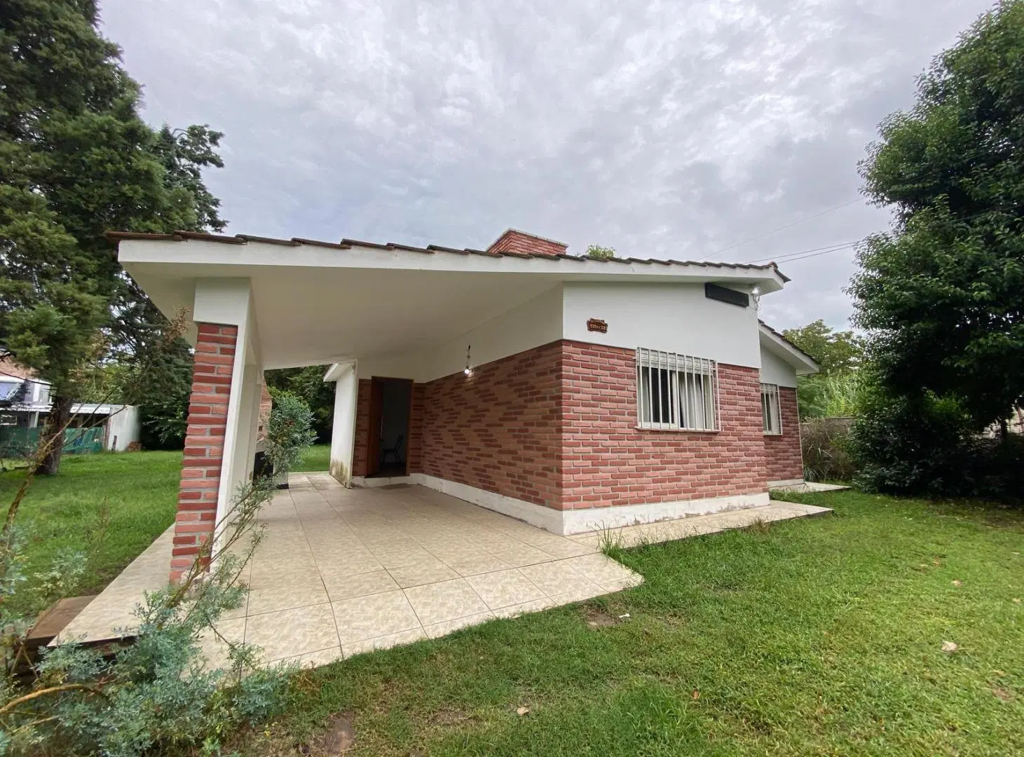 CASA DE 2 DORMITORIOS SOBRE RUTA 28 EN VILLA SANTA CRUZ DEL LAGO 4