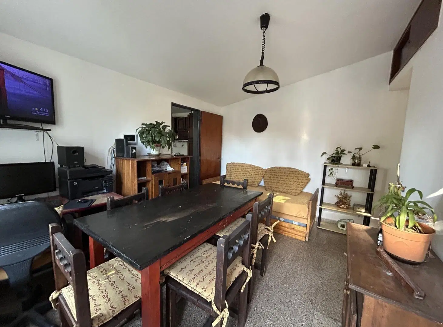 Casa esquina de un dormitorio en Barrio santa Rita 4