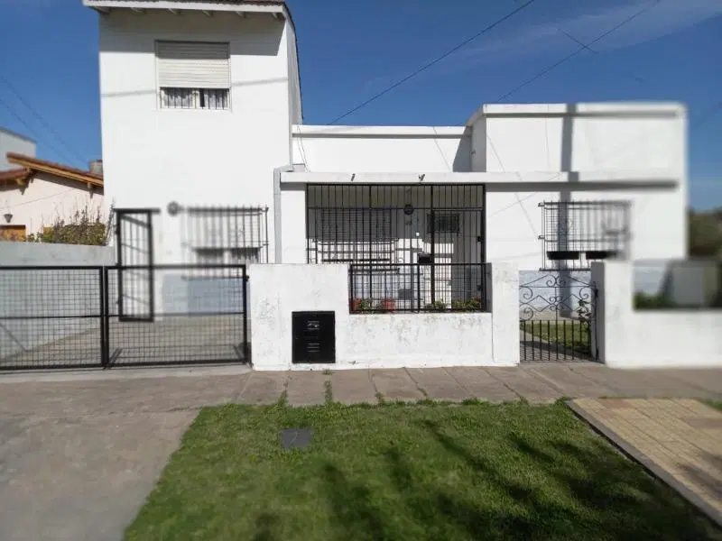 Casa + Dto. en venta - Zona Estadio 3