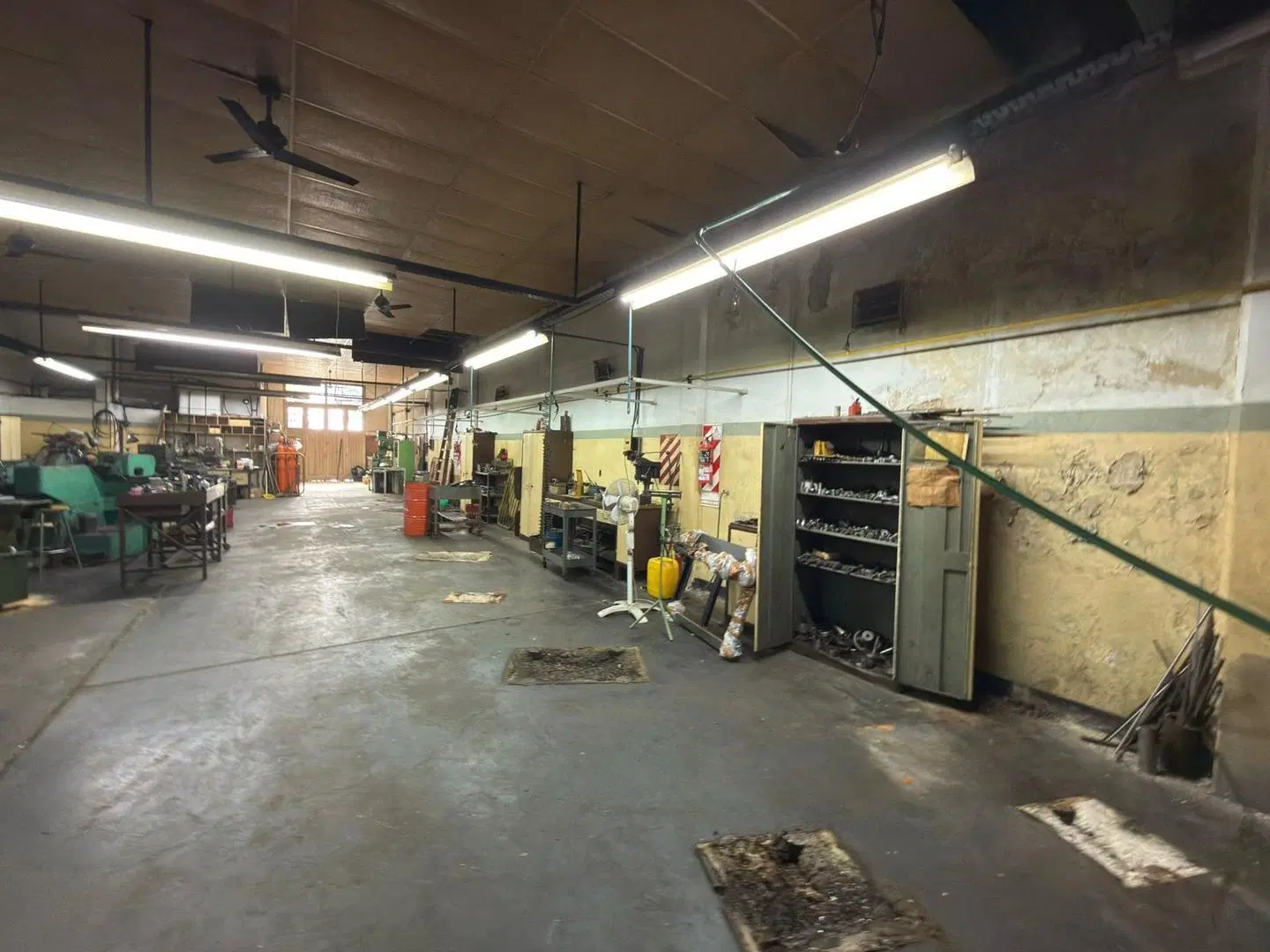 GALPÓN INDUSTRIAL 400 m² | T3 + GAS + AIRE COMP | CASEROS 5