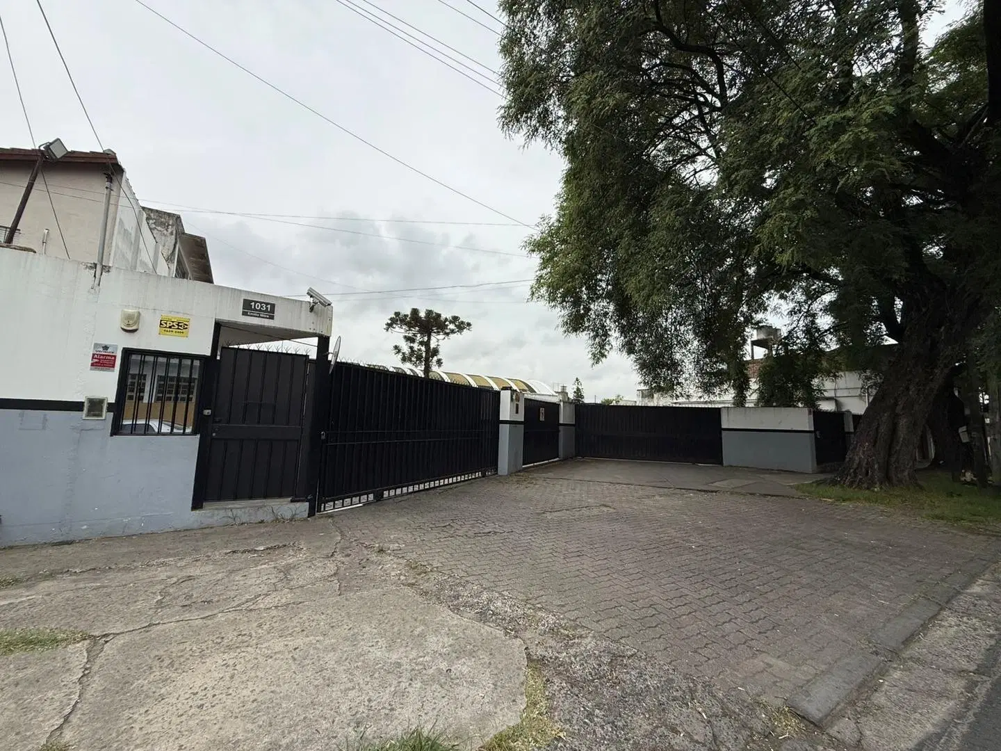 Galpón centro logístco de 7420 m2 en alquiler en ramos mejia 2