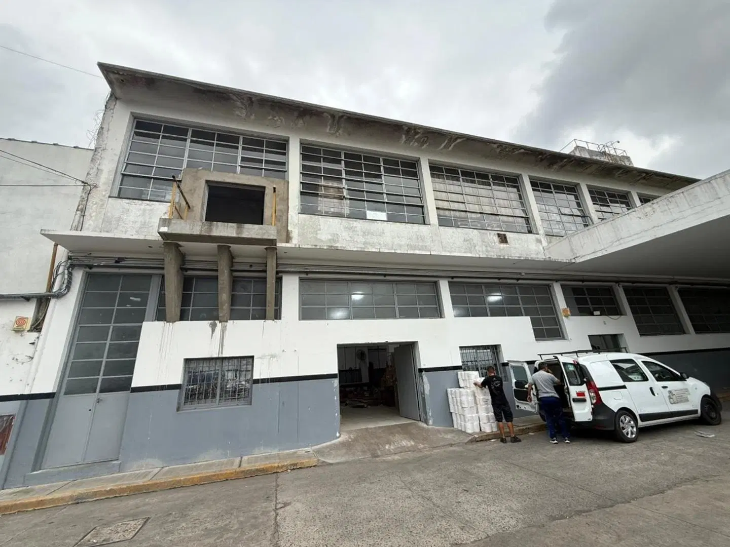 Galpón centro logístco de 7420 m2 en alquiler en ramos mejia 5