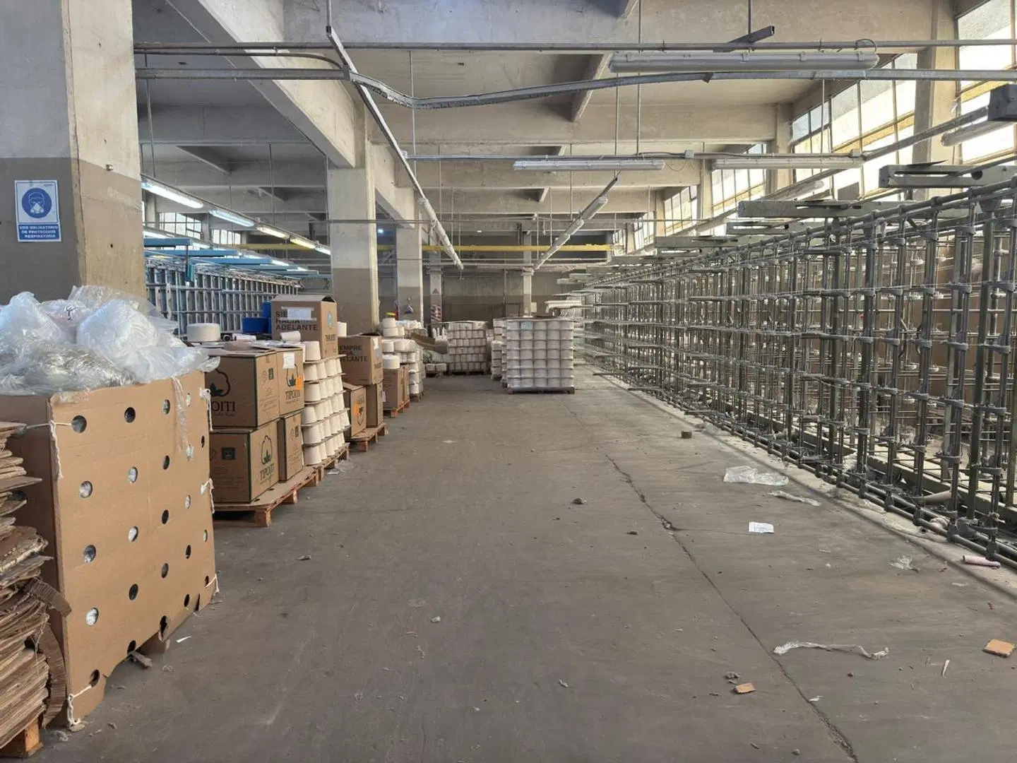 PLANTA LOGÍSTICA 3.000 m² | 4 NIVELES + 2 MONTACARGAS | 4