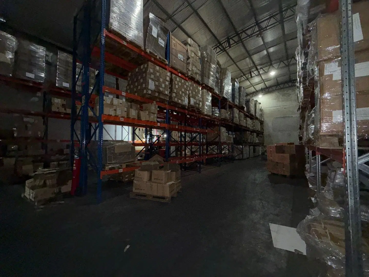 GALPÓN INDUSTRIAL 933 m² | 9 MTS ALTURA | 2 INGRESOS CAMIÓN 5