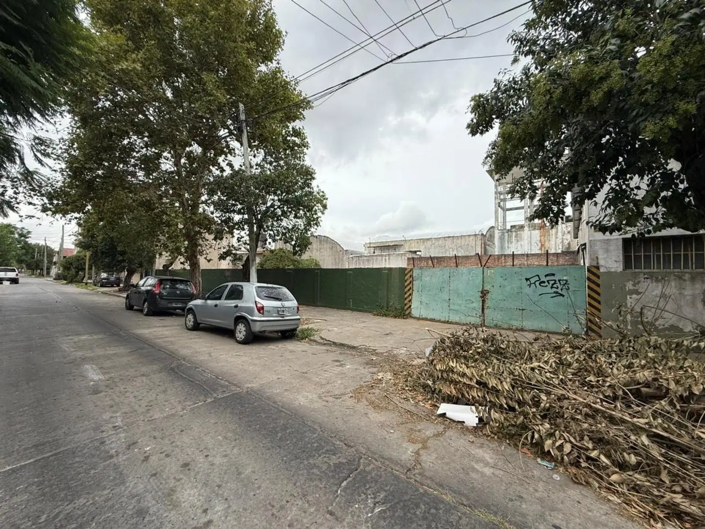 Tres terrenos contiguos de 840 m2 en Ramos Mejia 3