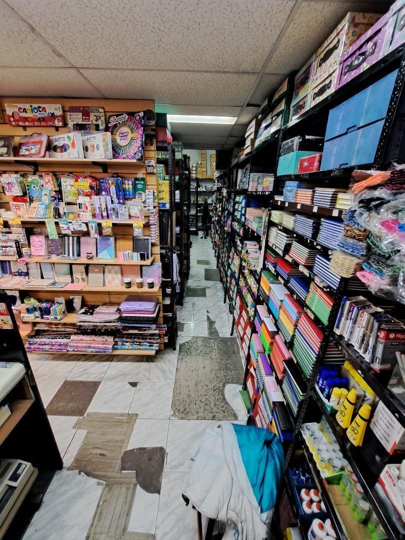 Foto de Local comercial en esquina Morón Centro Excelente ubicación, imagen 2