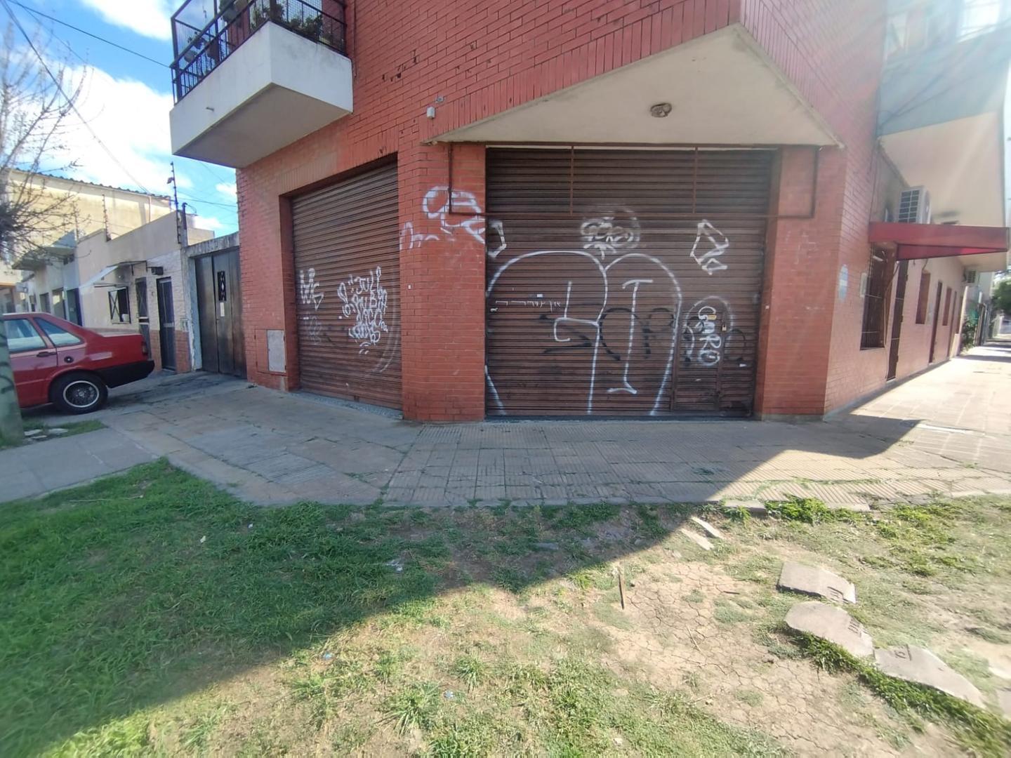 Foto de LOCAL EN ESQUINA | DOBLE PERSIANA | INGRESO VEHICULAR |, imagen 1
