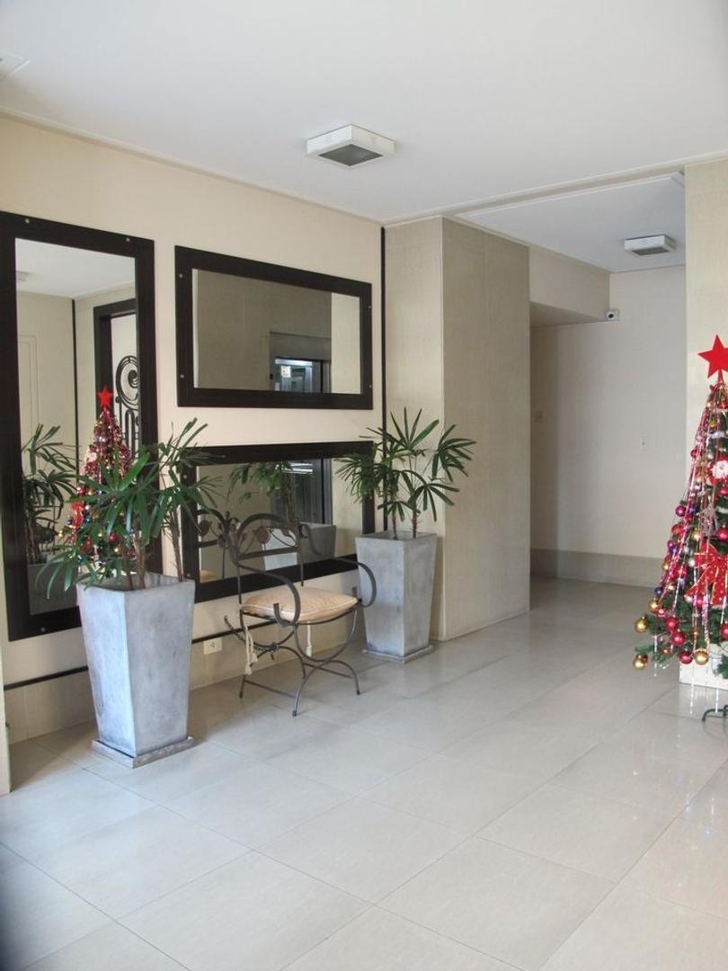 Foto de Departamento de 2 ambientes con cochera en Villa Del Parque, imagen 1