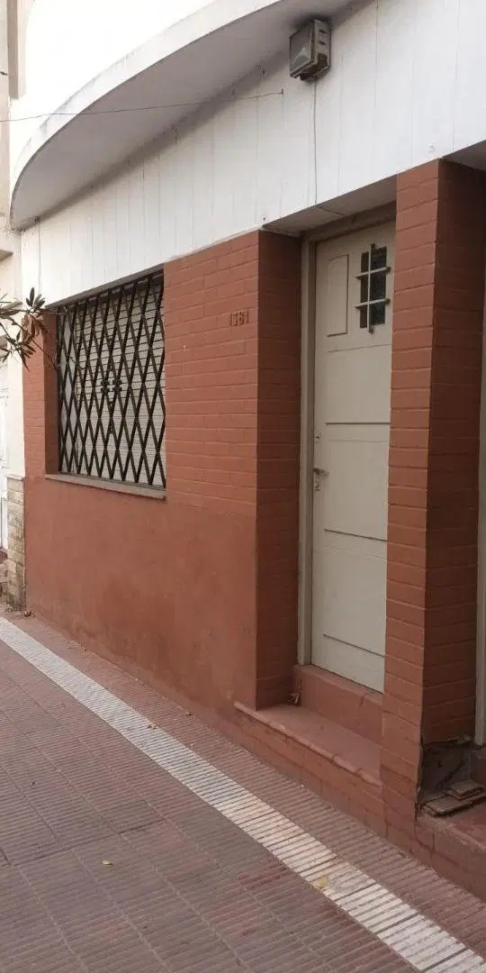 excelente casa en ph de 3 dormitorios en barrio pueyrredon 1
