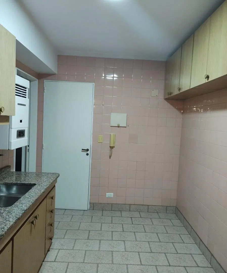 Departamento de 90 m2 con 2 dormitorios en alquiler en Wilde 4