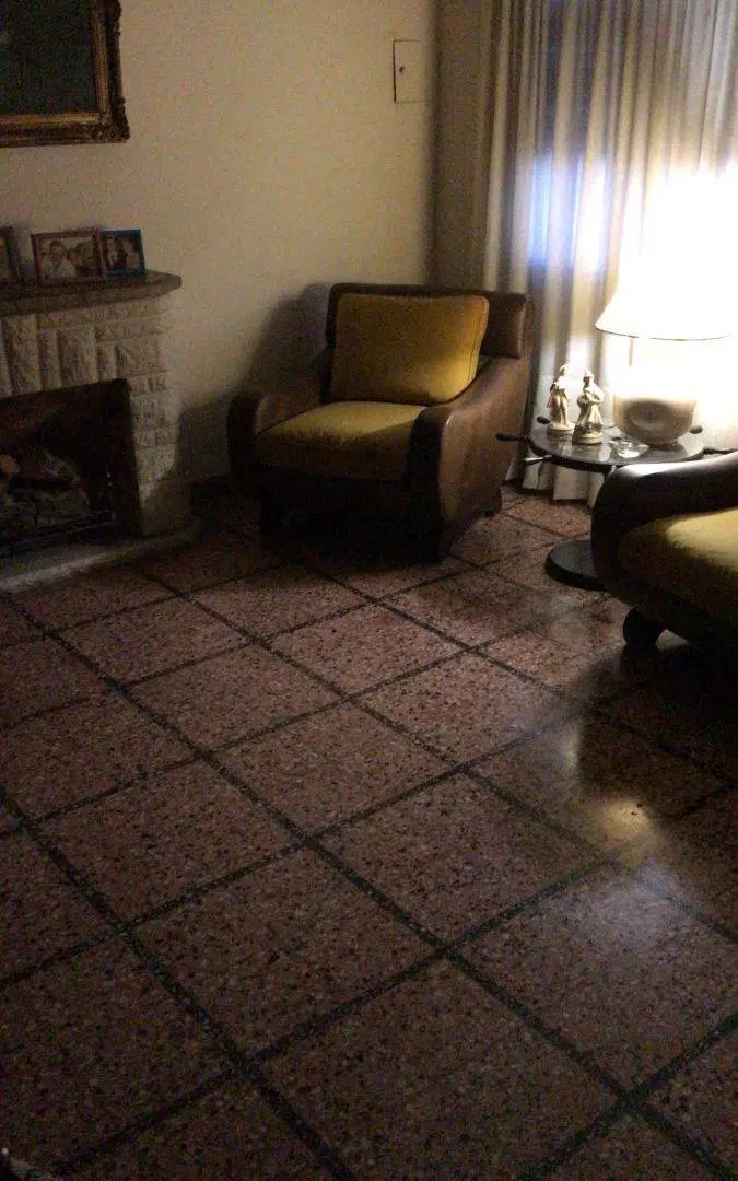 Casa de 210 m² con 2 dormitorios en venta en Lomas de Zamora 3