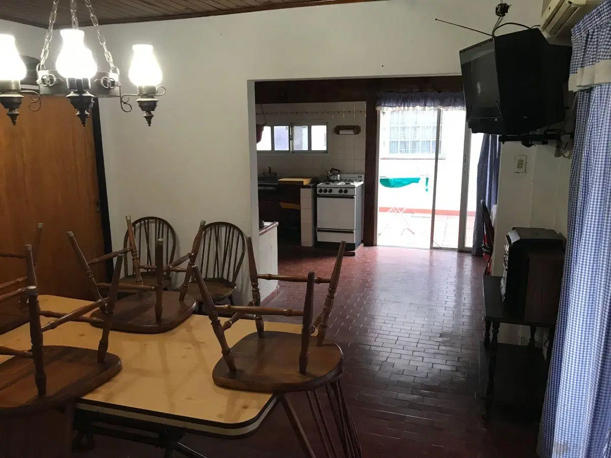 Casa de 210 m² con 2 dormitorios en venta en Lomas de Zamora 4