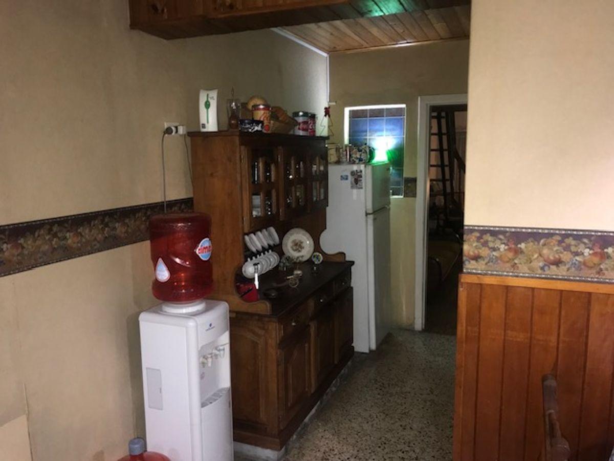 Foto de Casa de 583 m² con 2 dormitorios en venta en Lomas de Zamora, imagen 3