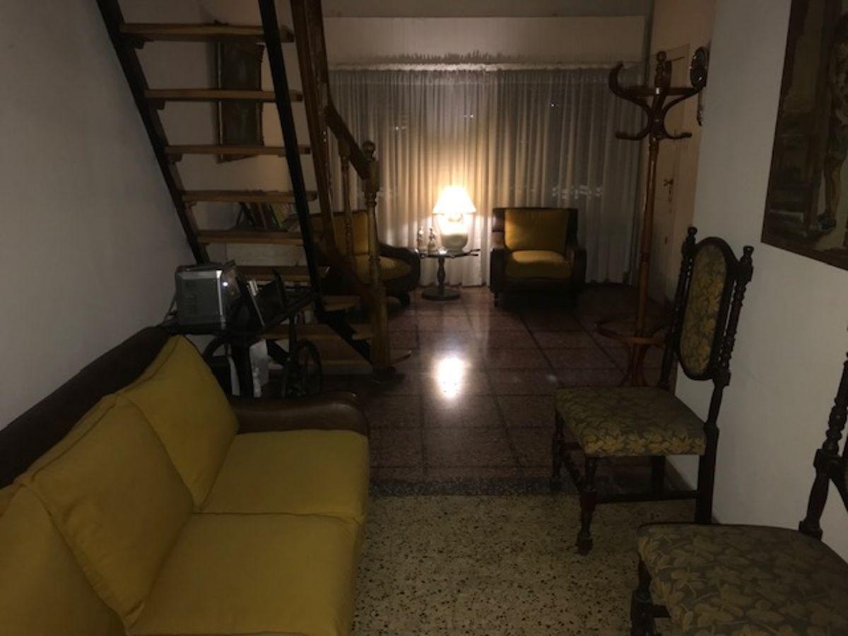 Foto de Casa de 583 m² con 2 dormitorios en venta en Lomas de Zamora, imagen 4