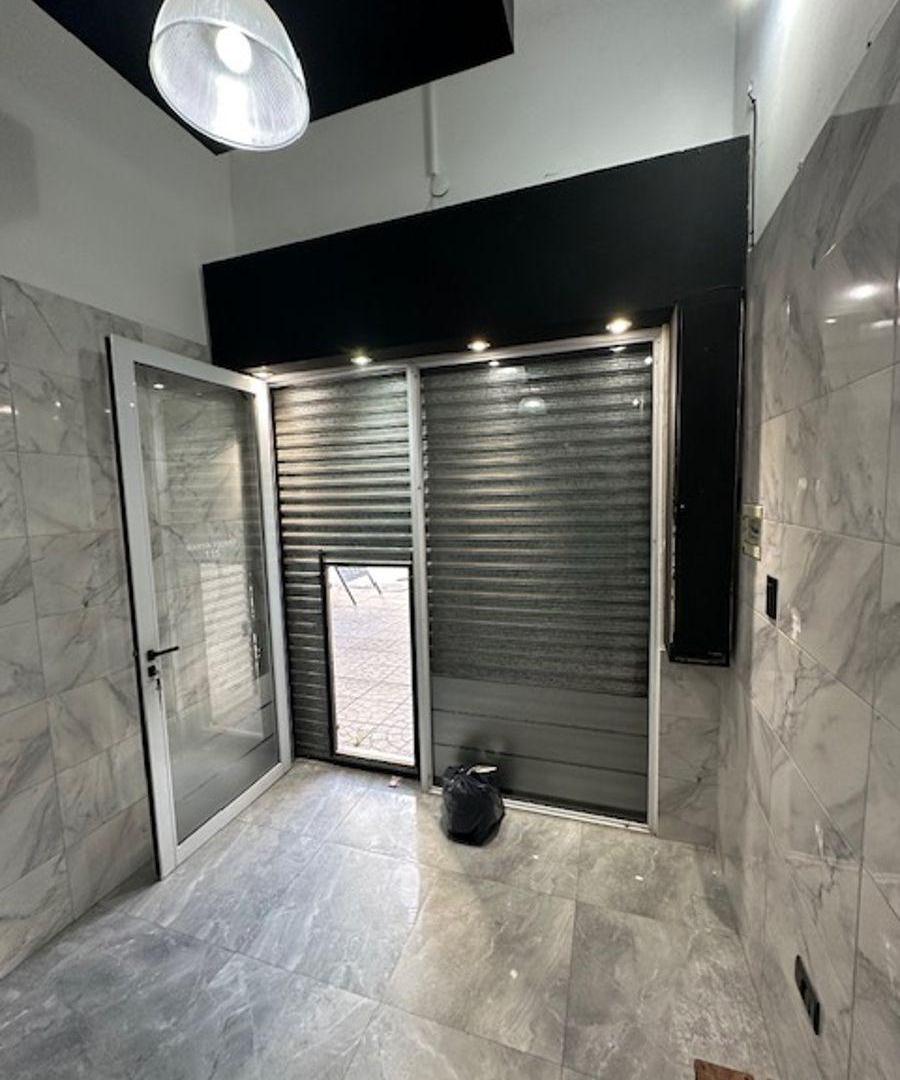 Foto de Local comercial de 25 m² en alquiler en Wilde, imagen 2