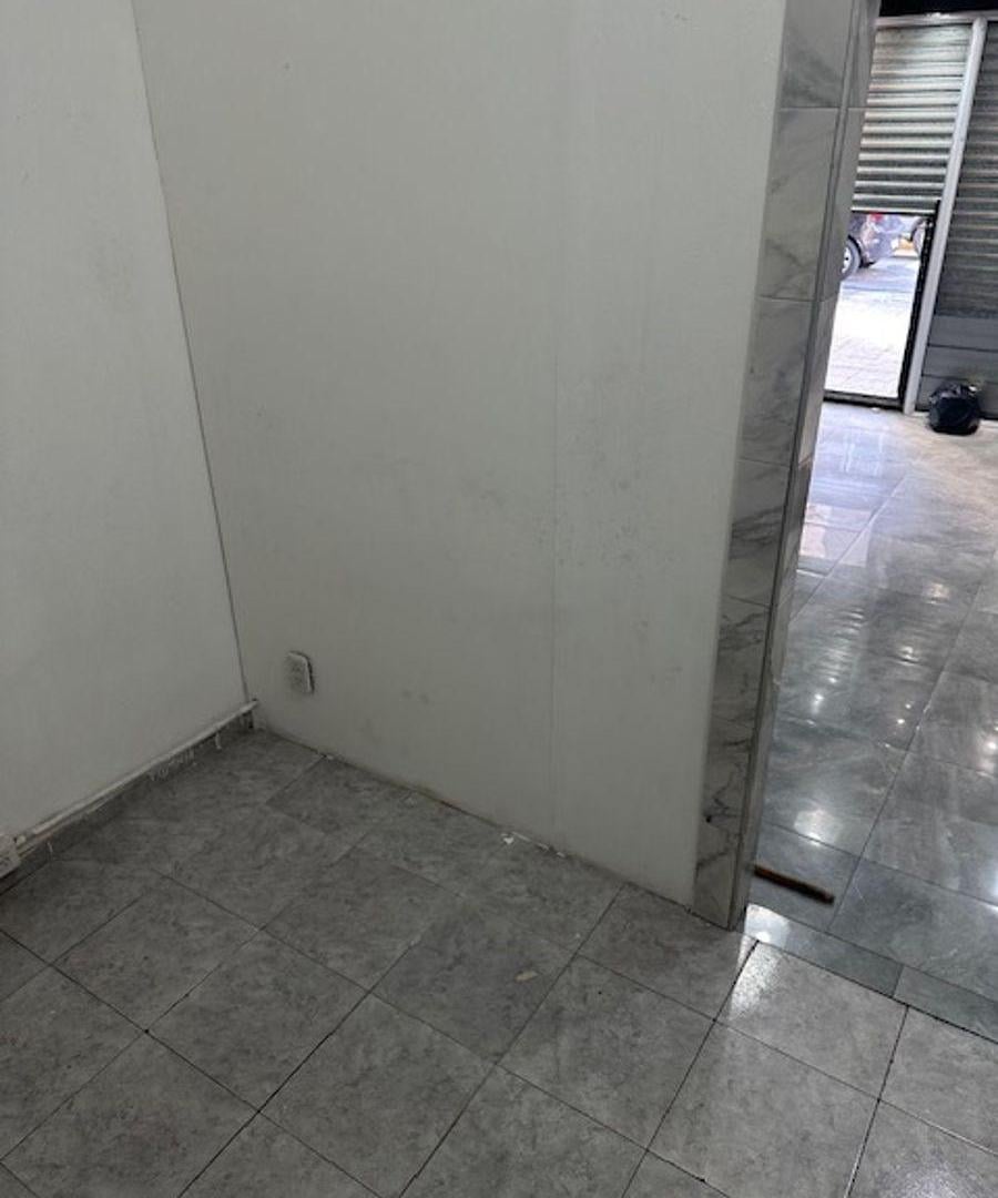 Foto de Local comercial de 25 m² en alquiler en Wilde, imagen 5
