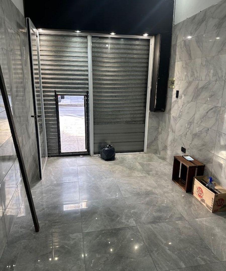 Foto de Local comercial de 25 m² en alquiler en Wilde, imagen 3