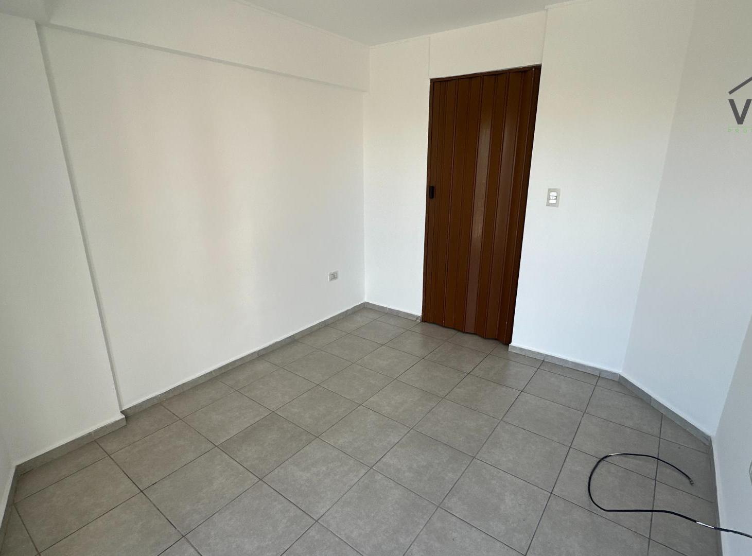 Foto de Departamento de un dormitorio con balcón en General Paz, imagen 4
