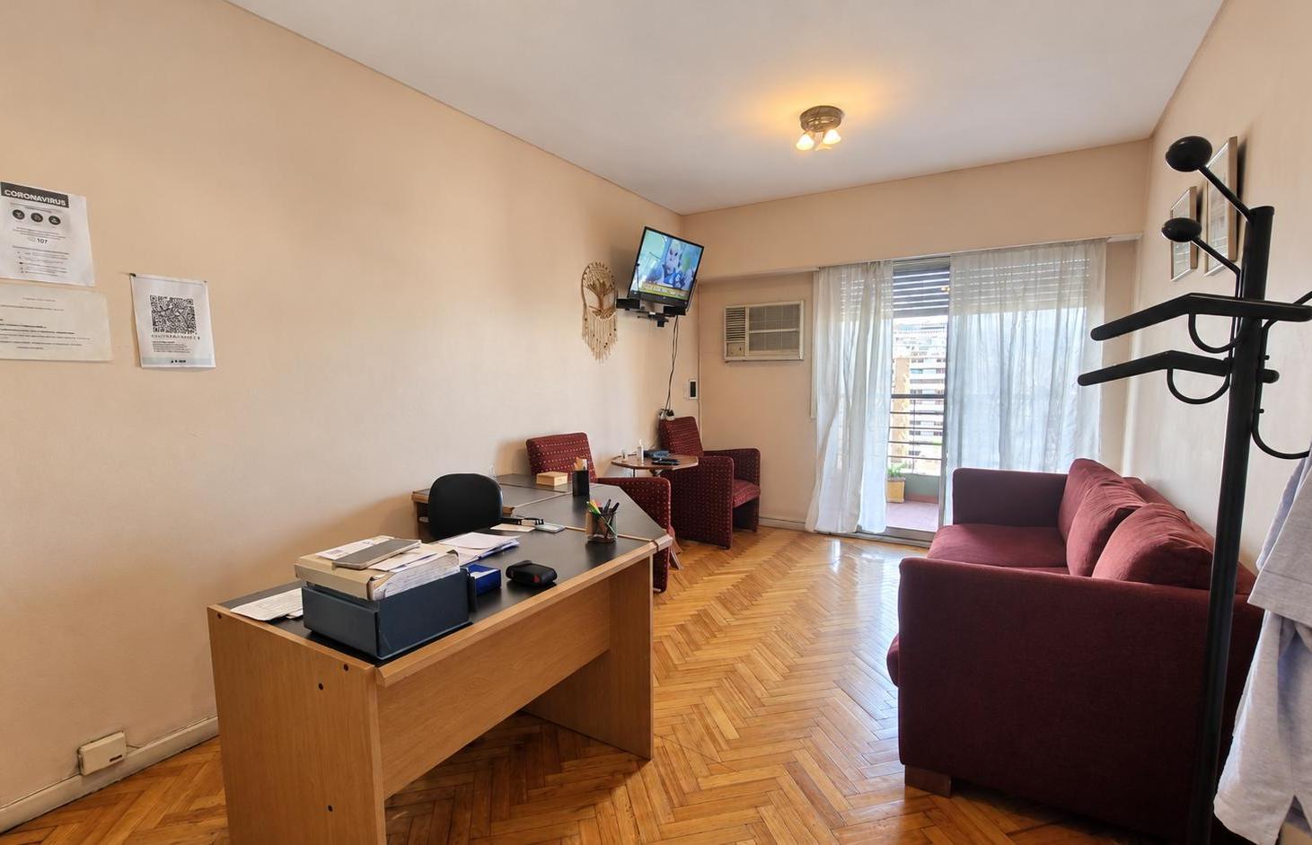 Foto de Venta 3 Ambientes con Balcón, Cochera y Baulera – Apto Crédito – Flores, imagen 2