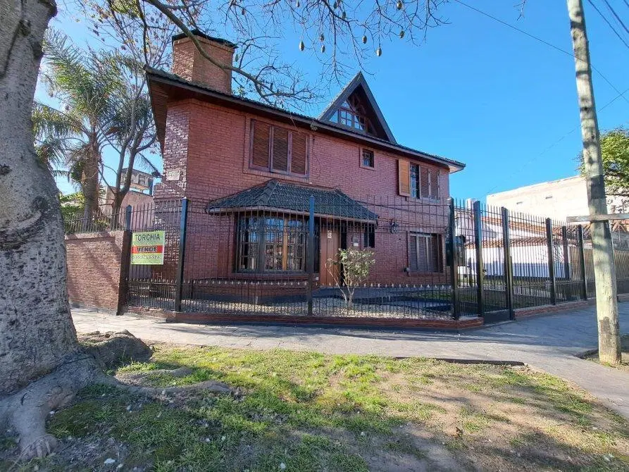 Casa en venta en burzaco 2