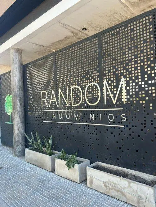 ¡MONOAMBIENTE DE LUJO EN CANNING! 3