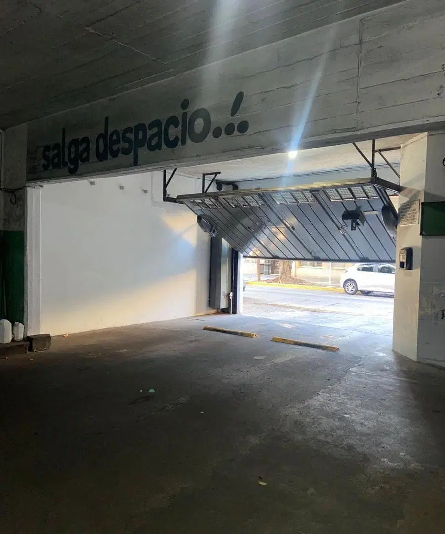 Cochera en Lanús Oeste 1