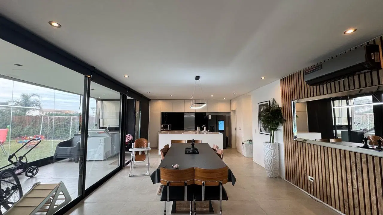 Casa en venta en Lagos de Canning 3