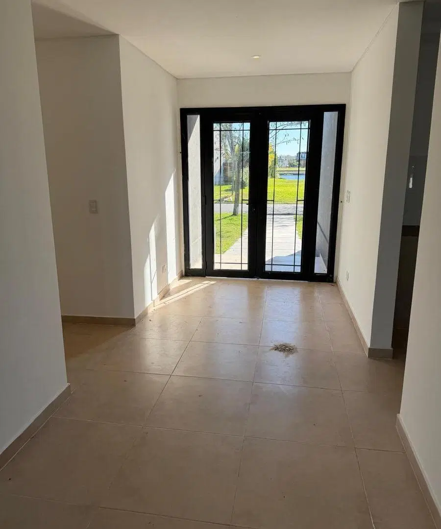 Casa En Una Planta A Espejo De Agua Canton Islas 4
