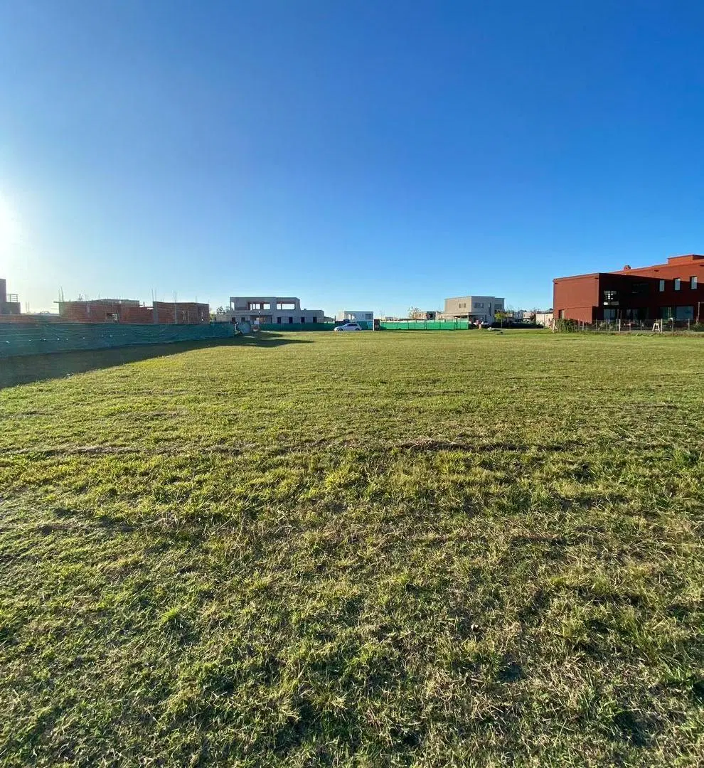 Lote Haras Santa Maria, Barrio Trebol con Fondo al Golf 3