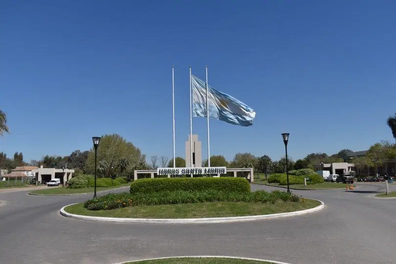 Lote Haras Santa Maria, Barrio Trebol con Fondo al Golf 2