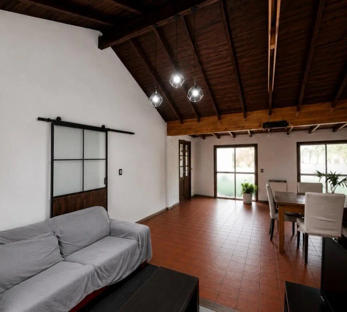 Casa- Segundas Colinas 4amb con pileta, en lote de 193 m² 8