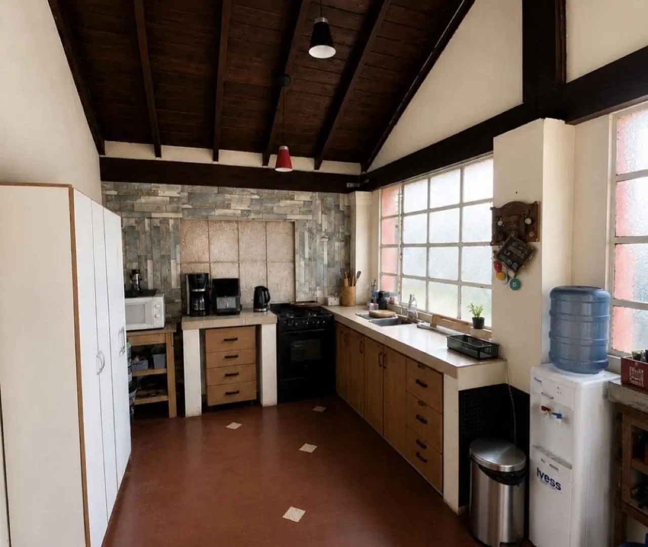 Casa- Segundas Colinas 4amb con pileta, en lote de 193 m² 5